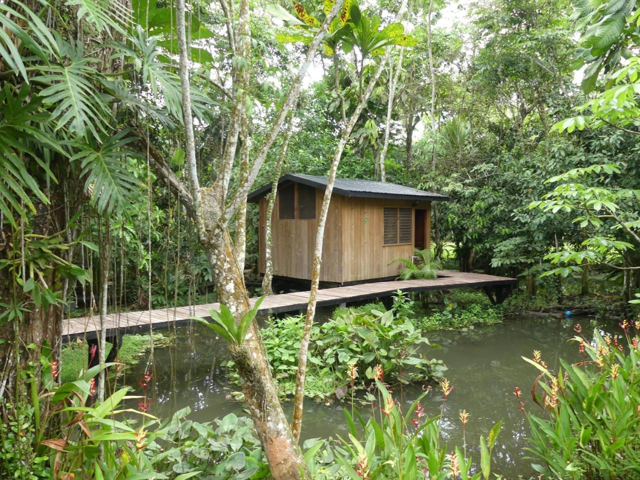 Hotel Kangaroo Y Restaurante Rio Dulce Exterior photo