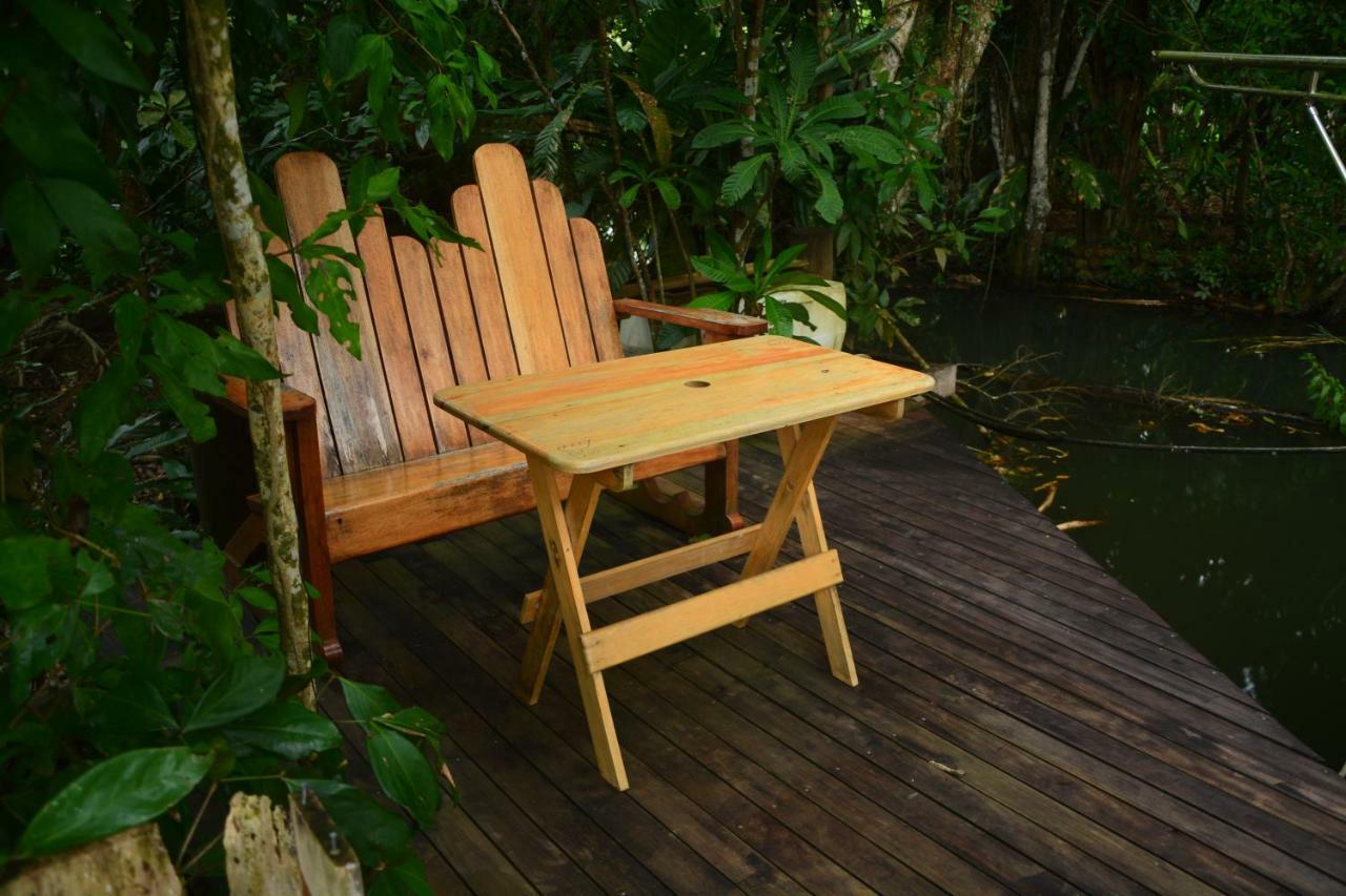 Hotel Kangaroo Y Restaurante Rio Dulce Exterior photo