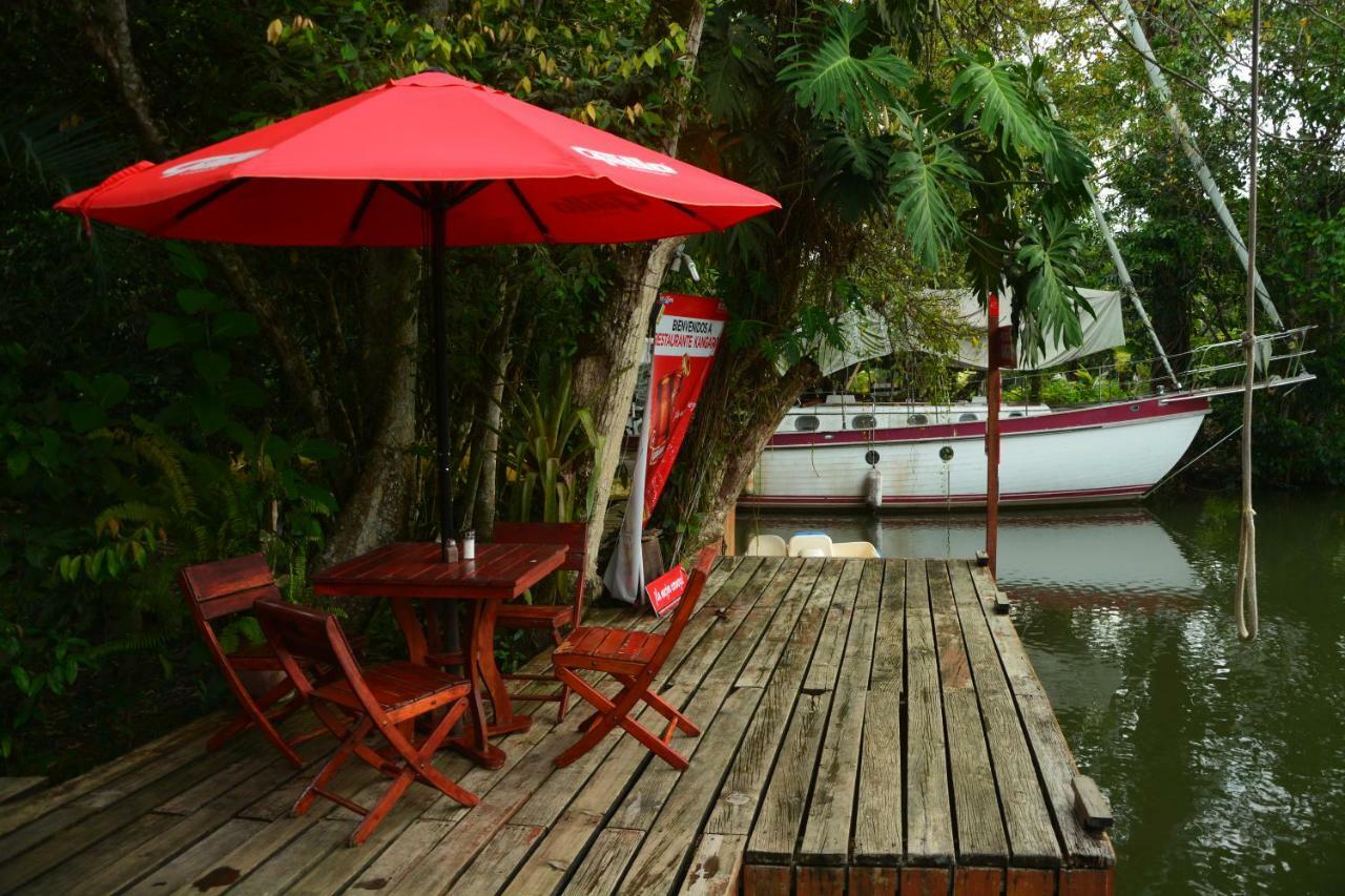 Hotel Kangaroo Y Restaurante Rio Dulce Exterior photo
